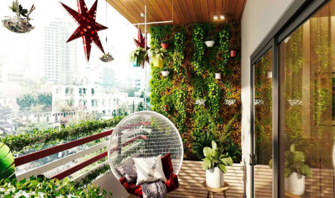 How to Choose the Right Pots and Planters for a Small Balcony Garden